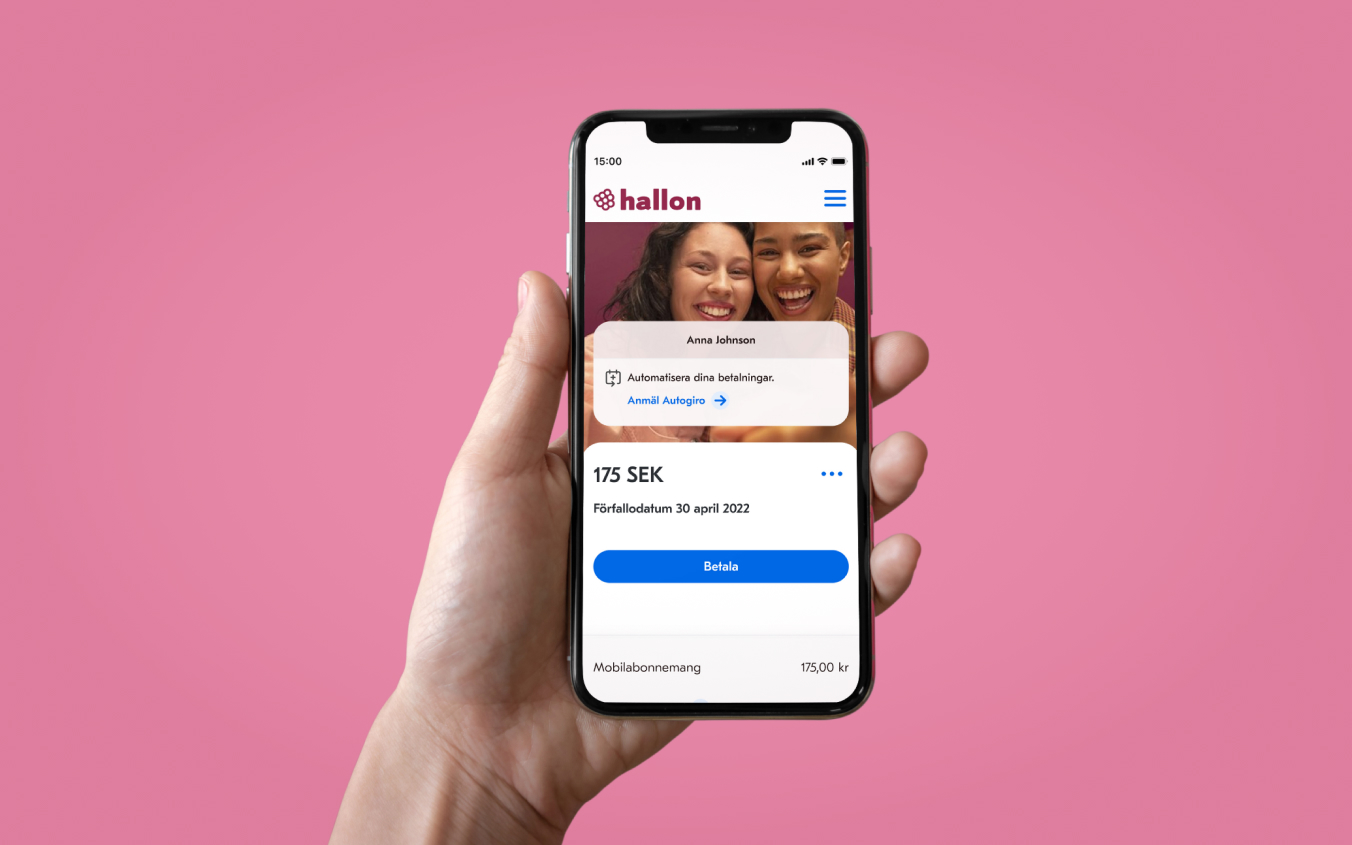 Person holding Hallon app on a mobile phone